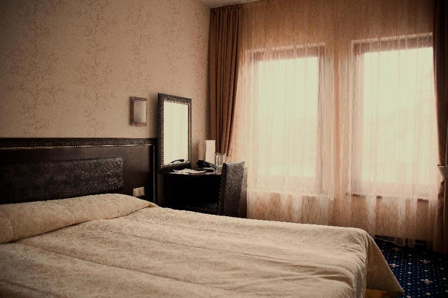Hotel Victoria Панагюриште Экстерьер фото